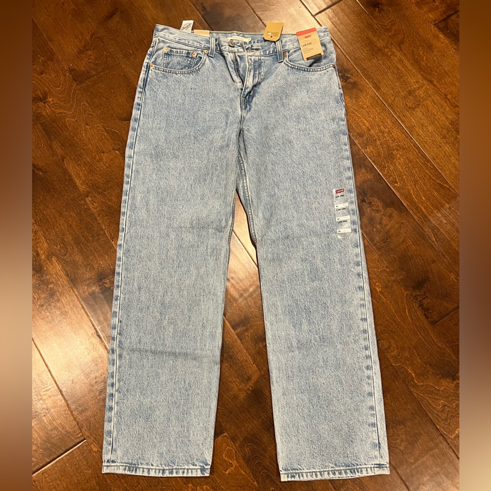 Levi’s Low Pro Straight Jean